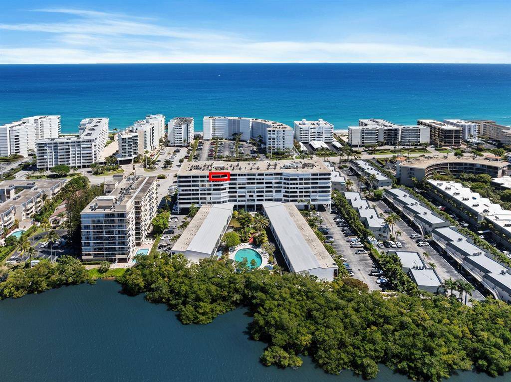 Palm Beach, FL 33480,3589 S Ocean Blvd #PH 912