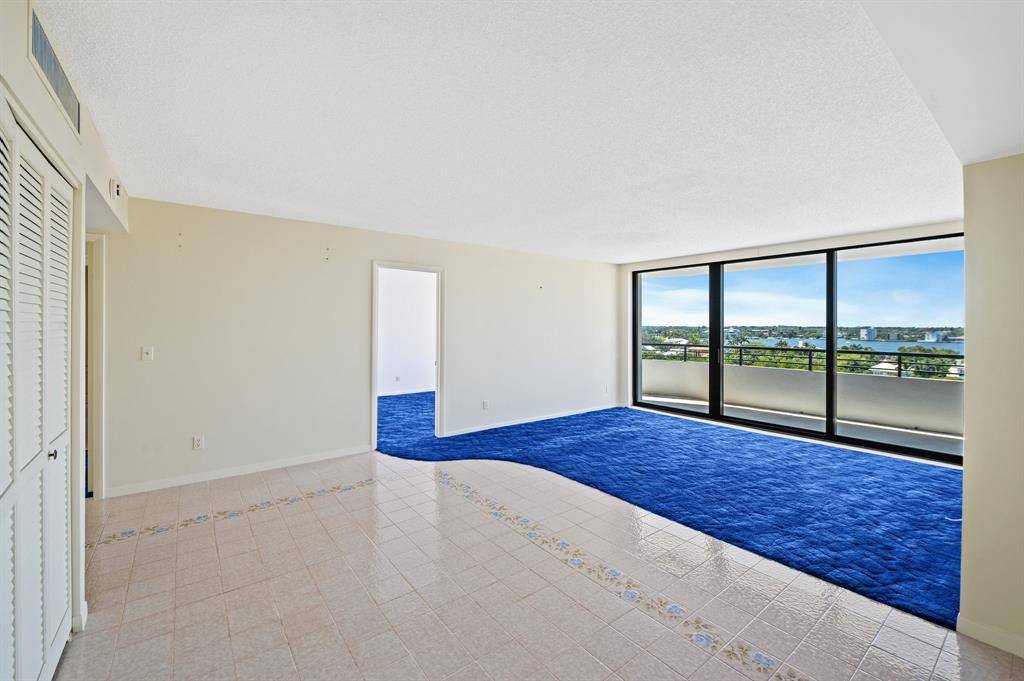 Palm Beach, FL 33480,3589 S Ocean Blvd #PH 912
