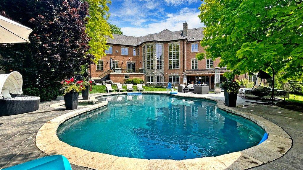 Vaughan, ON L0J 1C0,32 Daleview CT