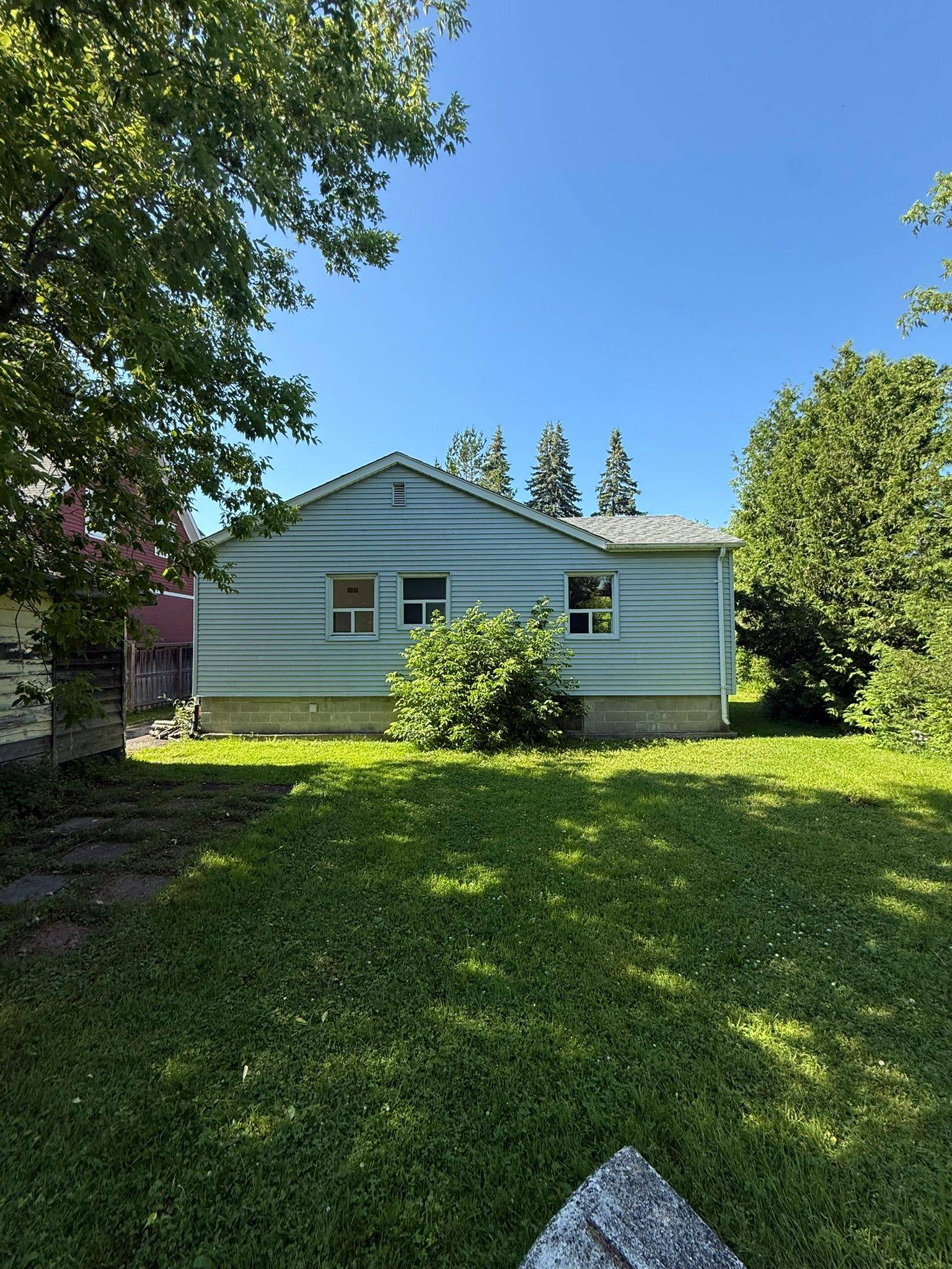 519 Lake DR E, Georgina, ON L0E 1S0