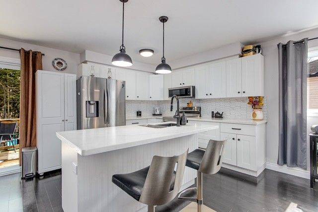 Wasaga Beach, ON L9Z 1G4,13 Harbour CRES