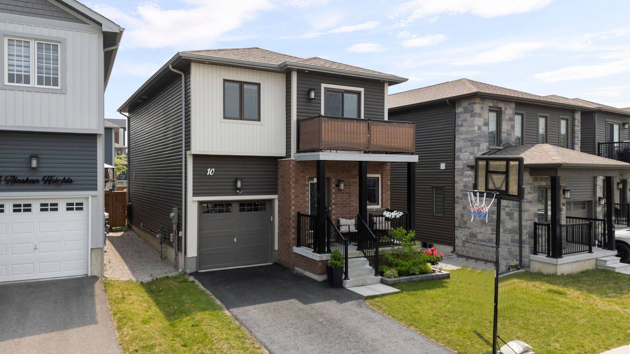 10 ALASKAN HTS, Barrie, ON L9J 0H9