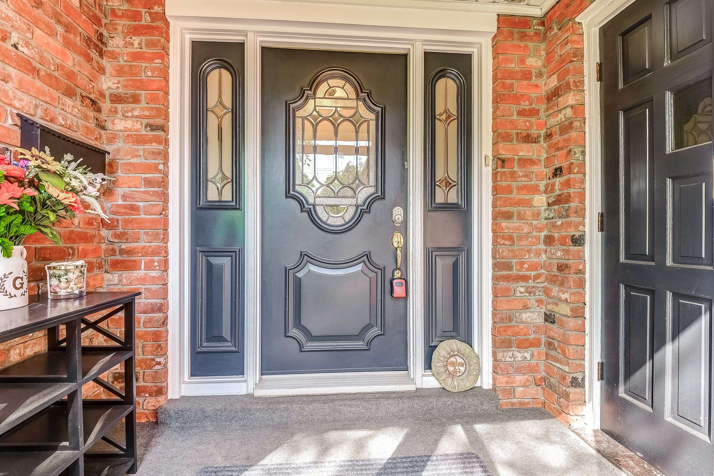 Burlington, ON L7N 2V7,645 Dynes RD