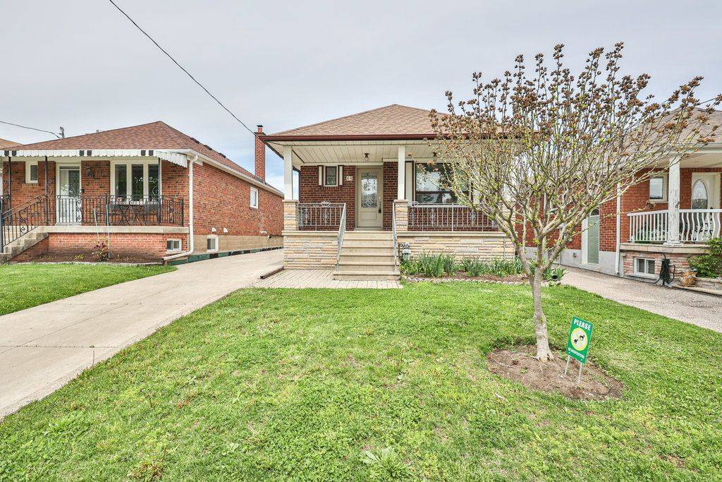 68 Algoma ST, Toronto W06, ON M8Y 1C5