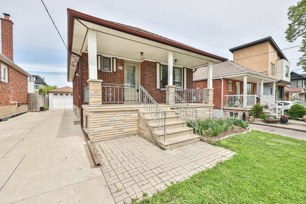 Toronto W06, ON M8Y 1C5,68 Algoma ST