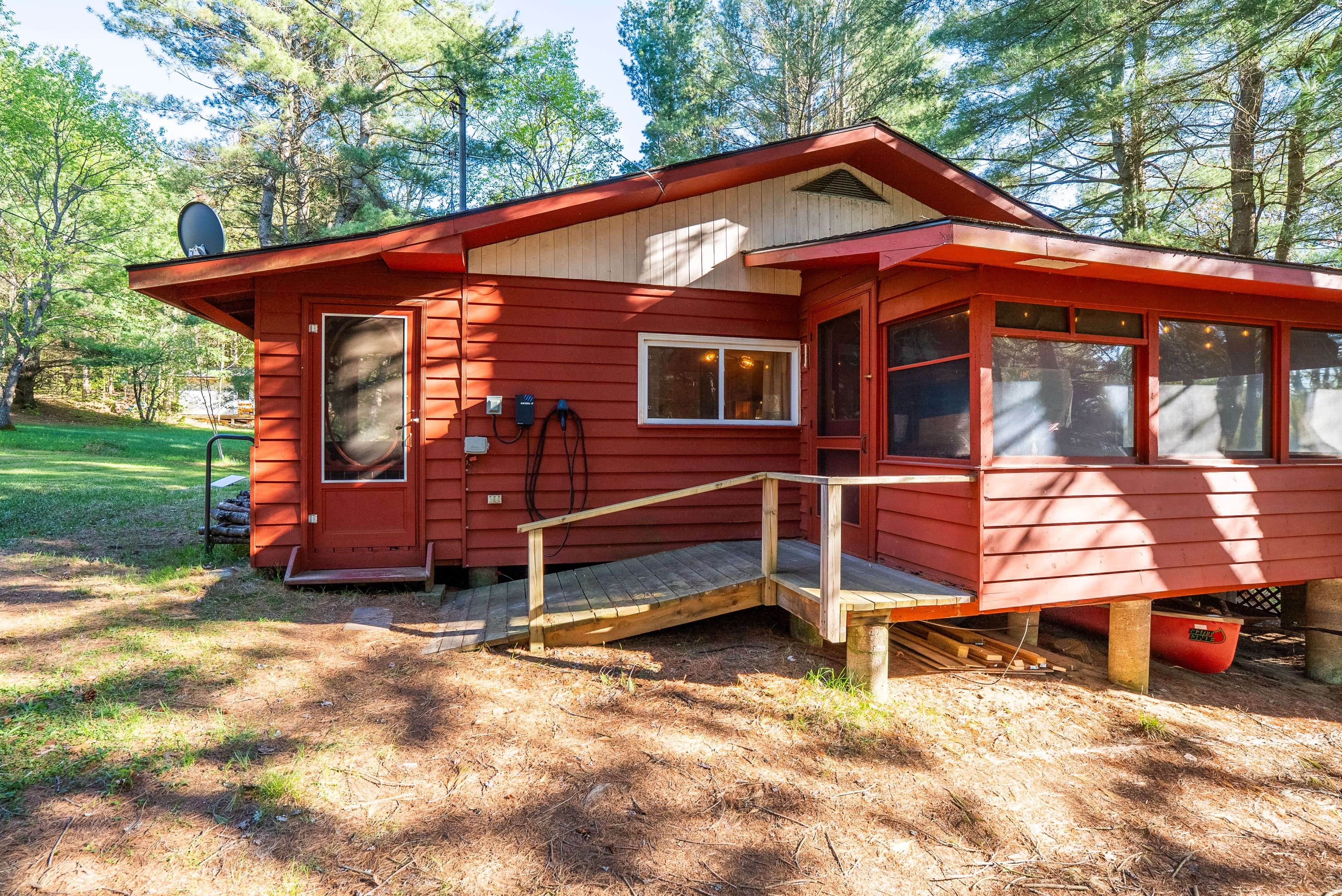 Lake Of Bays, ON P0B 1A0,1052 Hammond RD