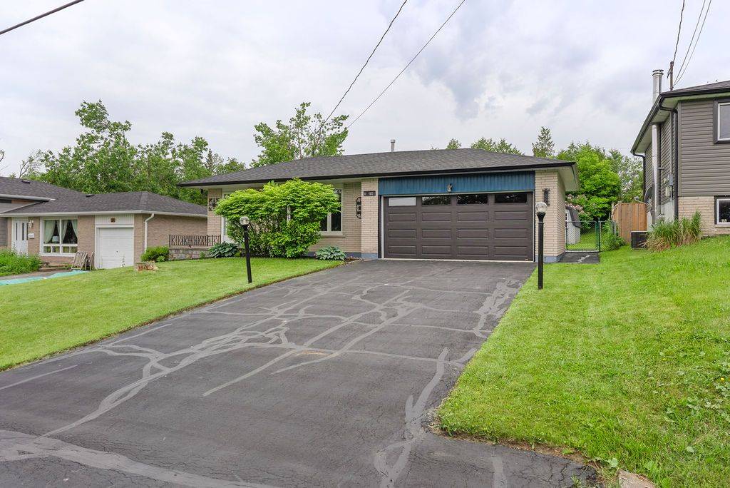 Kawartha Lakes, ON K9V 0J1,13 Mohawk DR