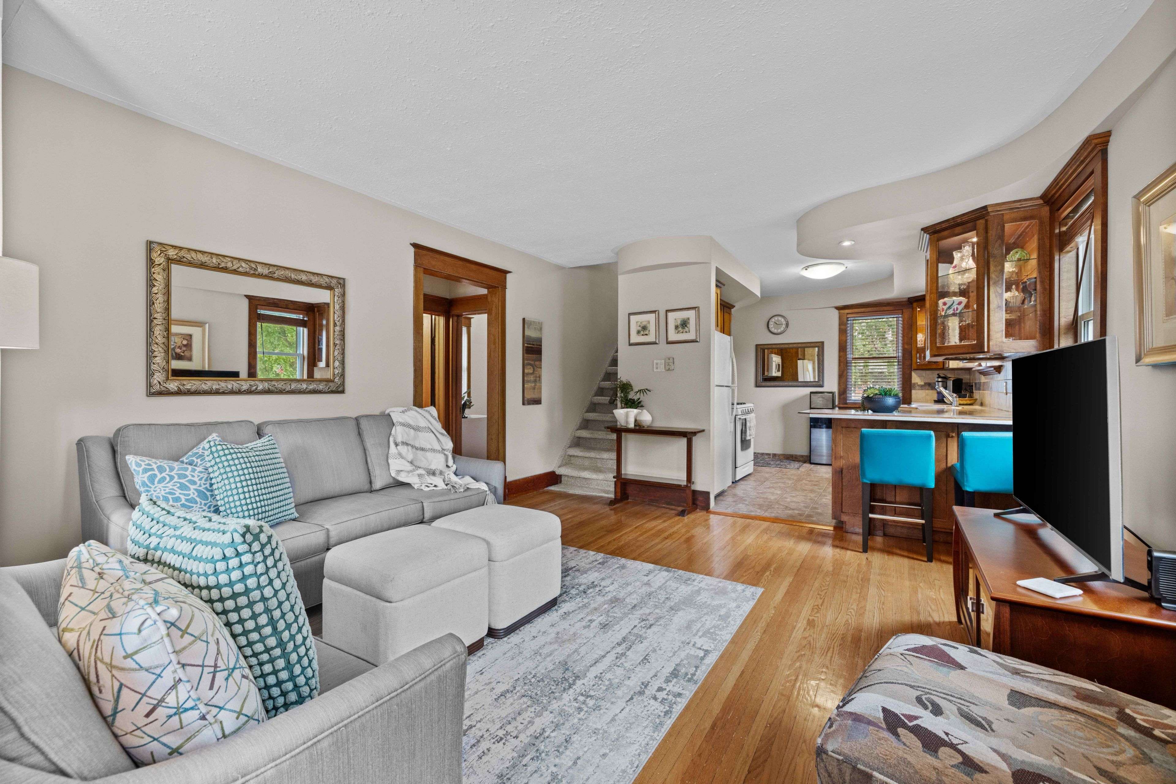 Peterborough Central, ON K9J 5B1,75 Lynch ST