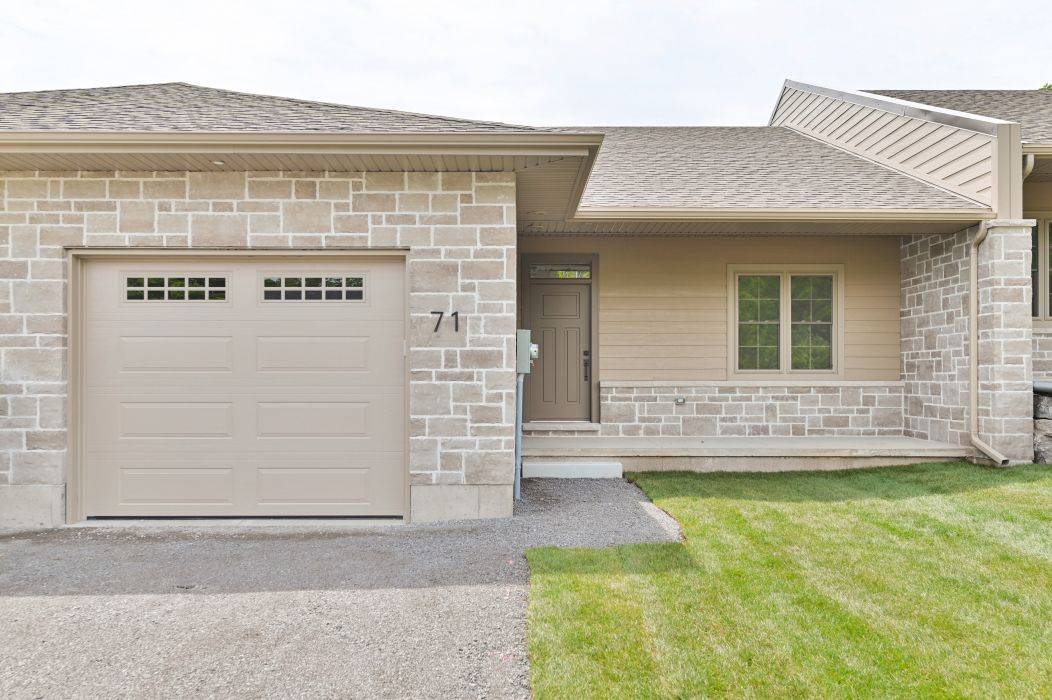 71 Seymour ST W, Centre Hastings, ON K0K 2K0