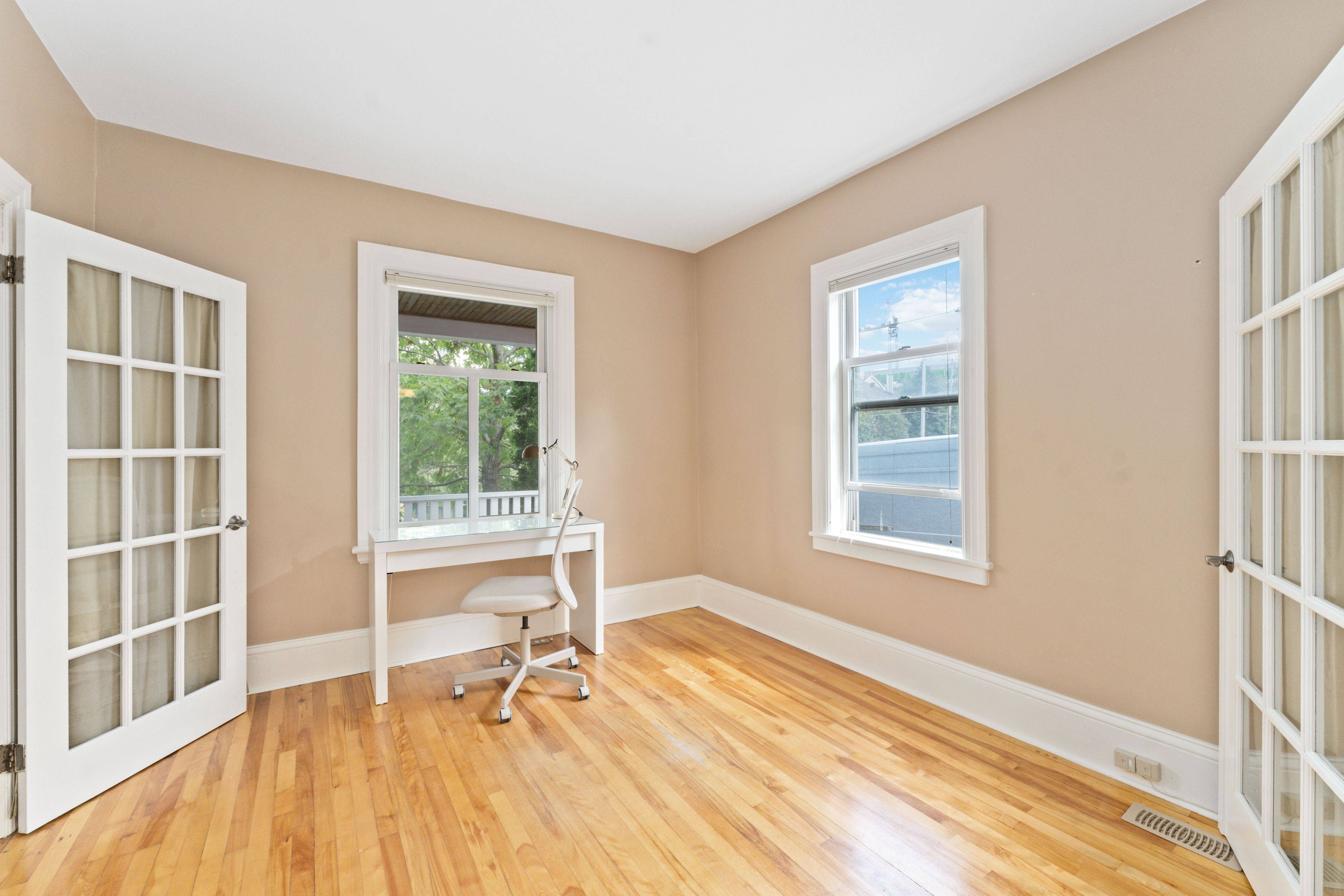 Carlingwood - Westboro And Area, ON K1Z 5B6,284 Churchill AVE N
