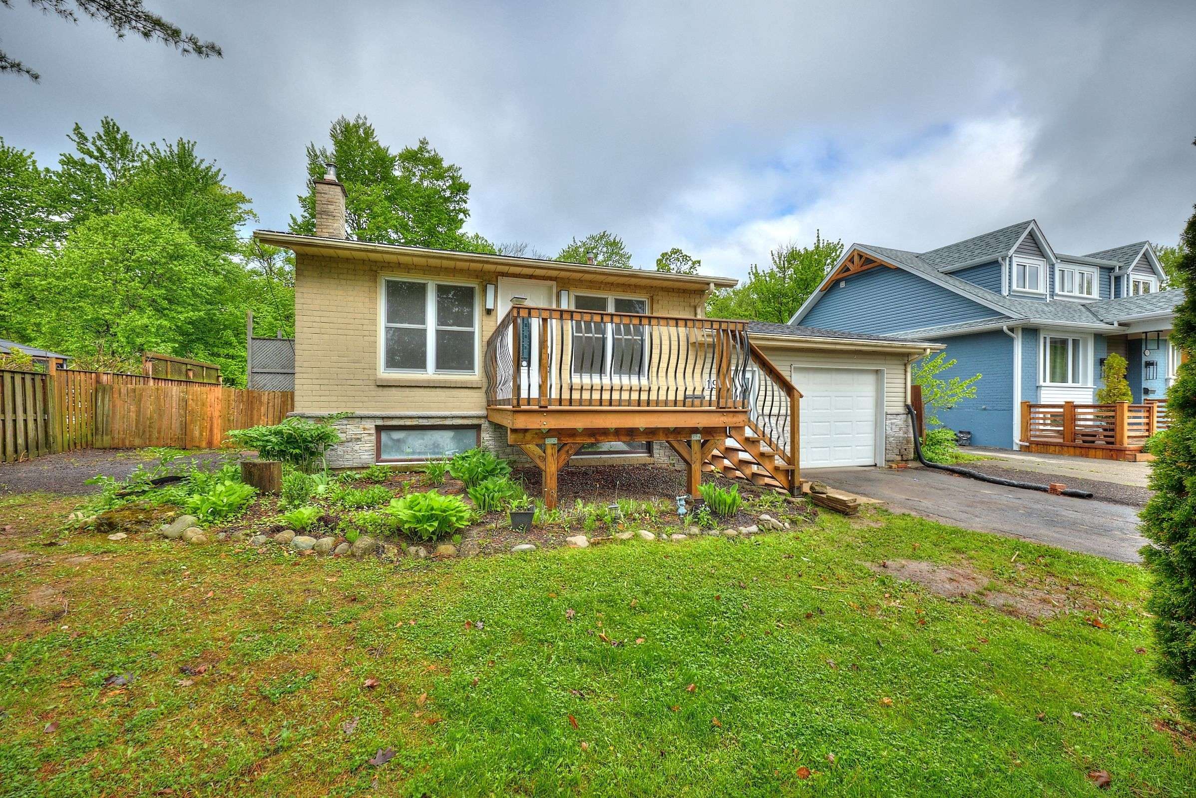 Welland, ON L3C 6B1,19 Leaside DR