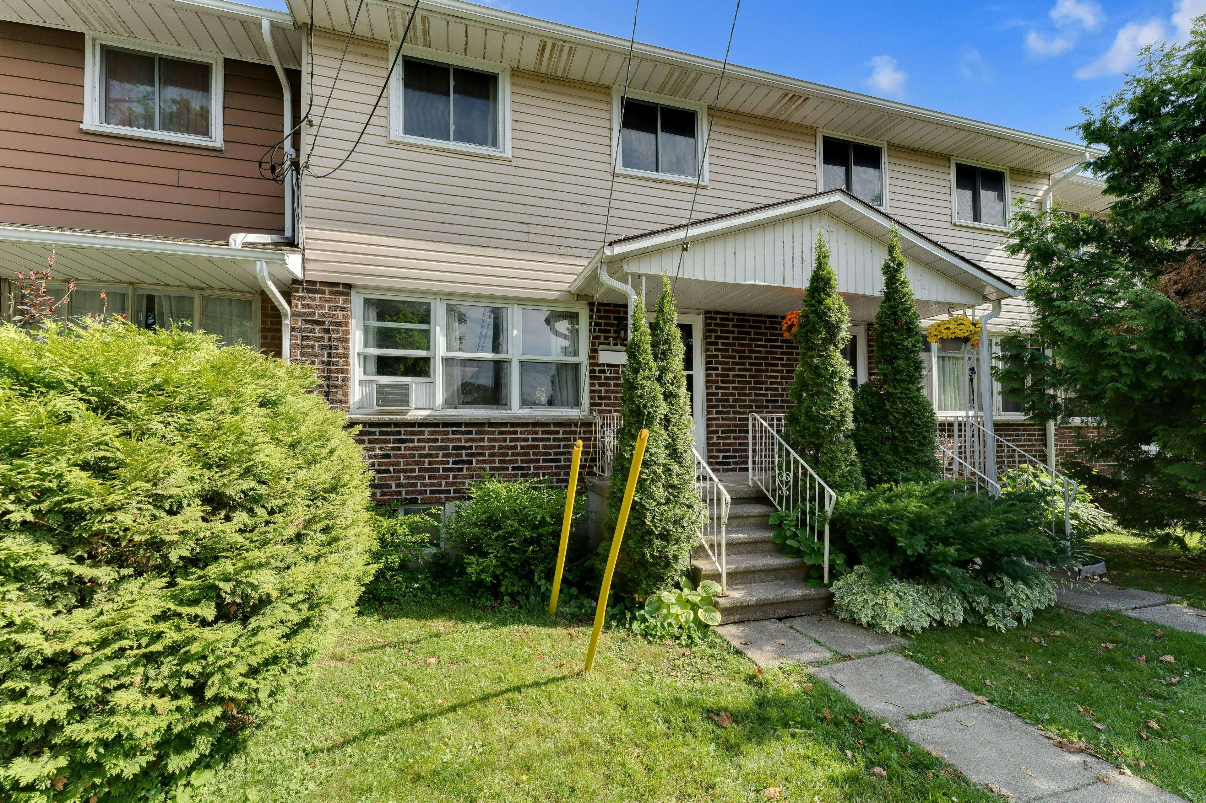 23 Addington ST #11, Loyalist, ON K7N 1C5