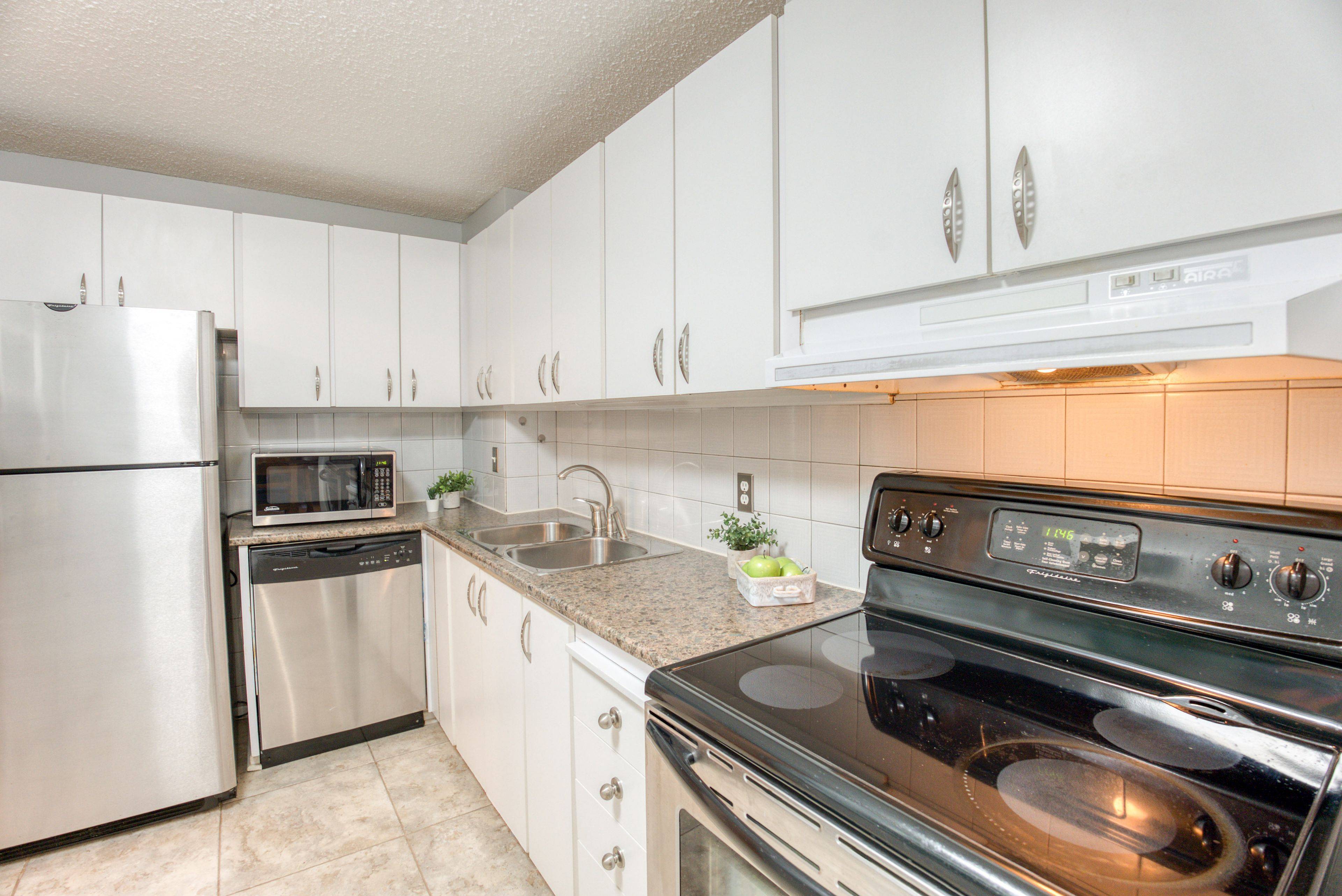 Beacon Hill North - South And Area, ON K1J 8R6,1599 Lassiter TER #213