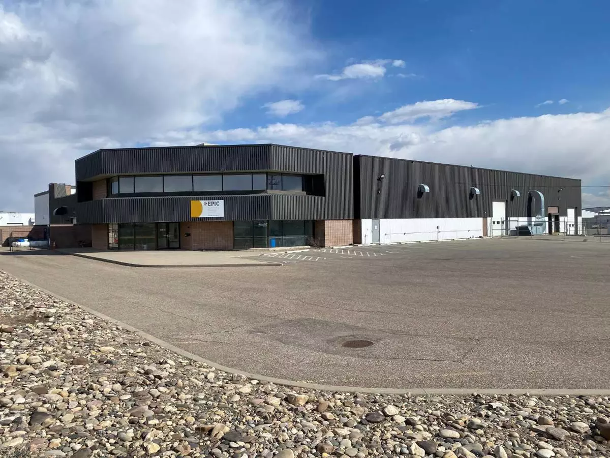 Lethbridge, AB T1H 5L1,2525 36 ST North #120