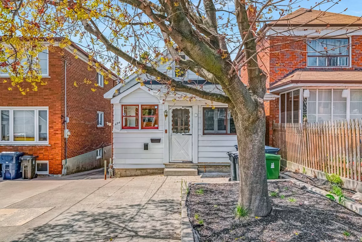 Toronto C03, ON M6E 3L5,494 Northcliffe BLVD