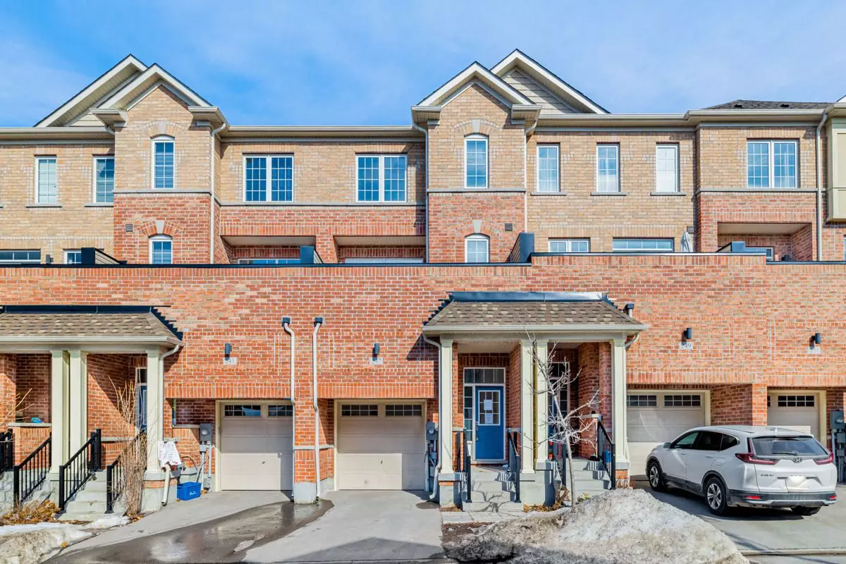 Newmarket, ON L3Y 0E3,247 Harding Park ST