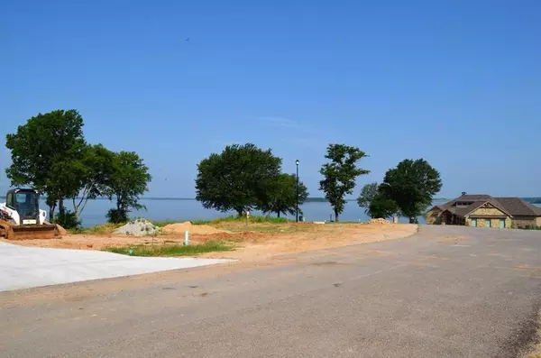Mabank, TX 75143,551 Shoreline Drive
