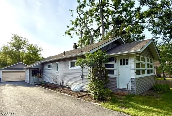 3 Fern Ln, Parsippany-troy Hills Twp., NJ 07834