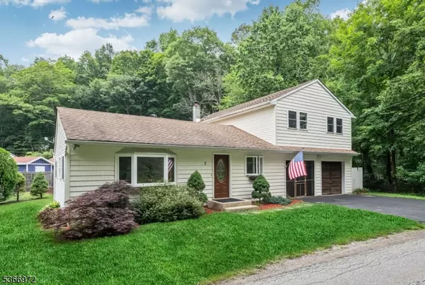 2 Cabin Spring Trl, Byram Twp., NJ 07821