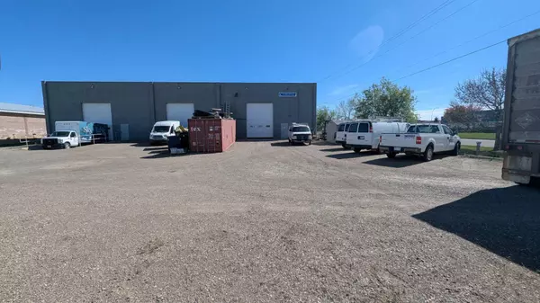 Lethbridge, AB T1H 6T2,3605 18 AVE N