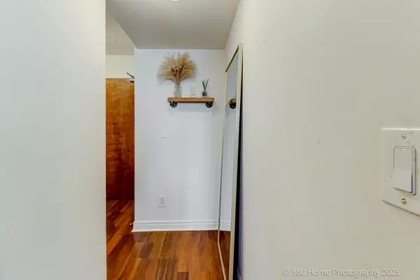 Toronto E04, ON M1L 0E1,60 Fairfax CRES #526