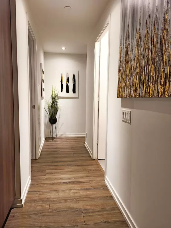 Vaughan, ON L4K 0K9,7890 Jane ST #1602