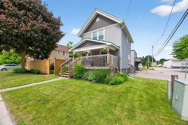 Orillia, ON L3V 5P4,120 DUNLOP ST