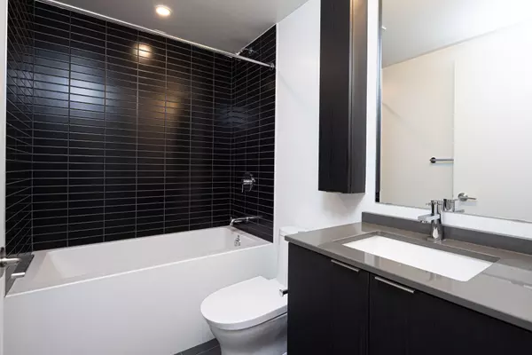 Mississauga, ON L5A 1W4,86 Dundas ST E #1509