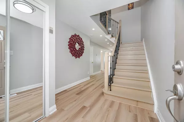 Brampton, ON L6V 4L9,100 Brickyard WAY #11