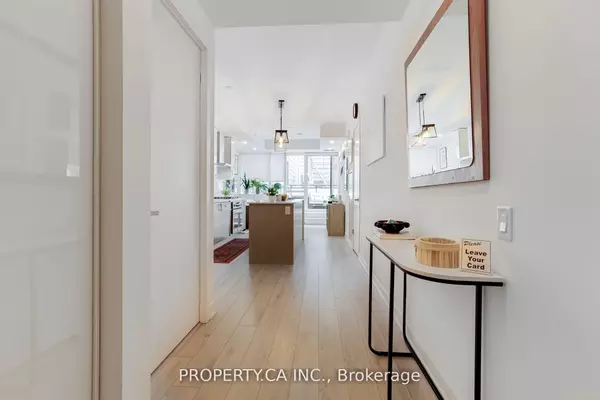 Toronto W01, ON M6R 0A7,38 Howard Park AVE #212
