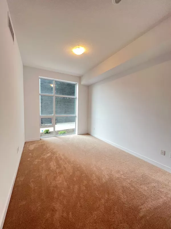 Hamilton, ON L8B 2A6,470 Dundas ST E #117
