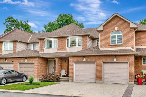 Hamilton, ON L8J 3W5,348 Highland RD W #20