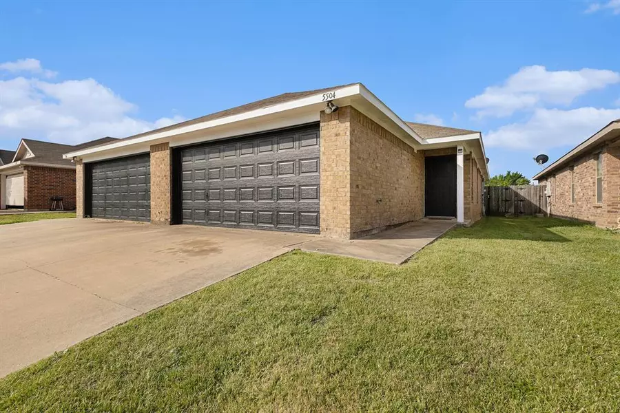 5506 Homestead Road, Arlington, TX 76017
