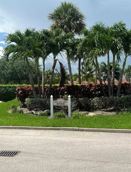 9936 Twin Lakes Dr #34-F, Coral Springs, FL 33071