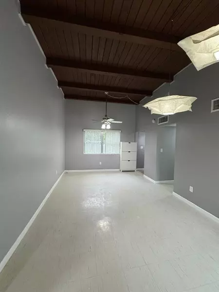 1313 SW 8th Ct #4, Fort Lauderdale, FL 33312
