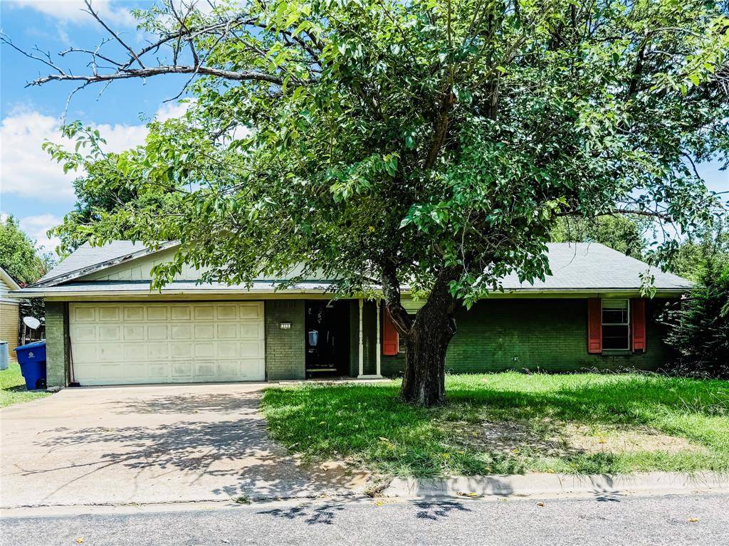 713 Hillside Drive,  Sherman,  TX 75090