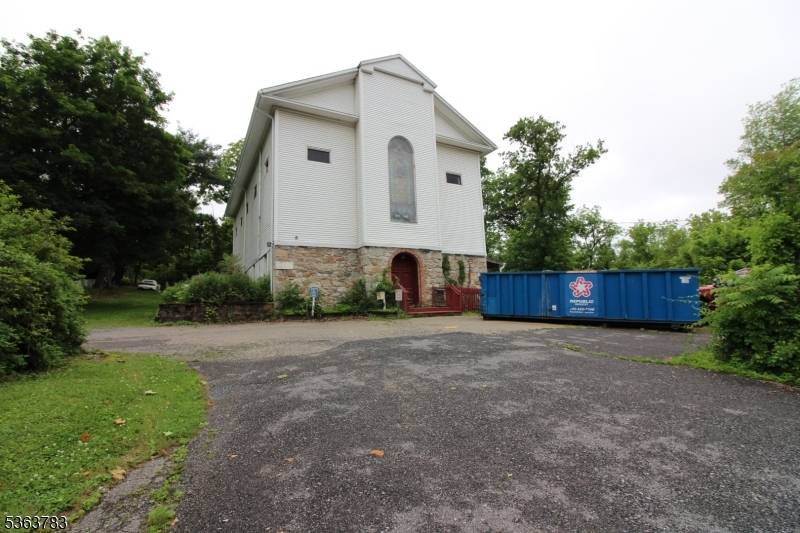 Glen Gardner Boro, NJ 08826,16 Hampton Rd