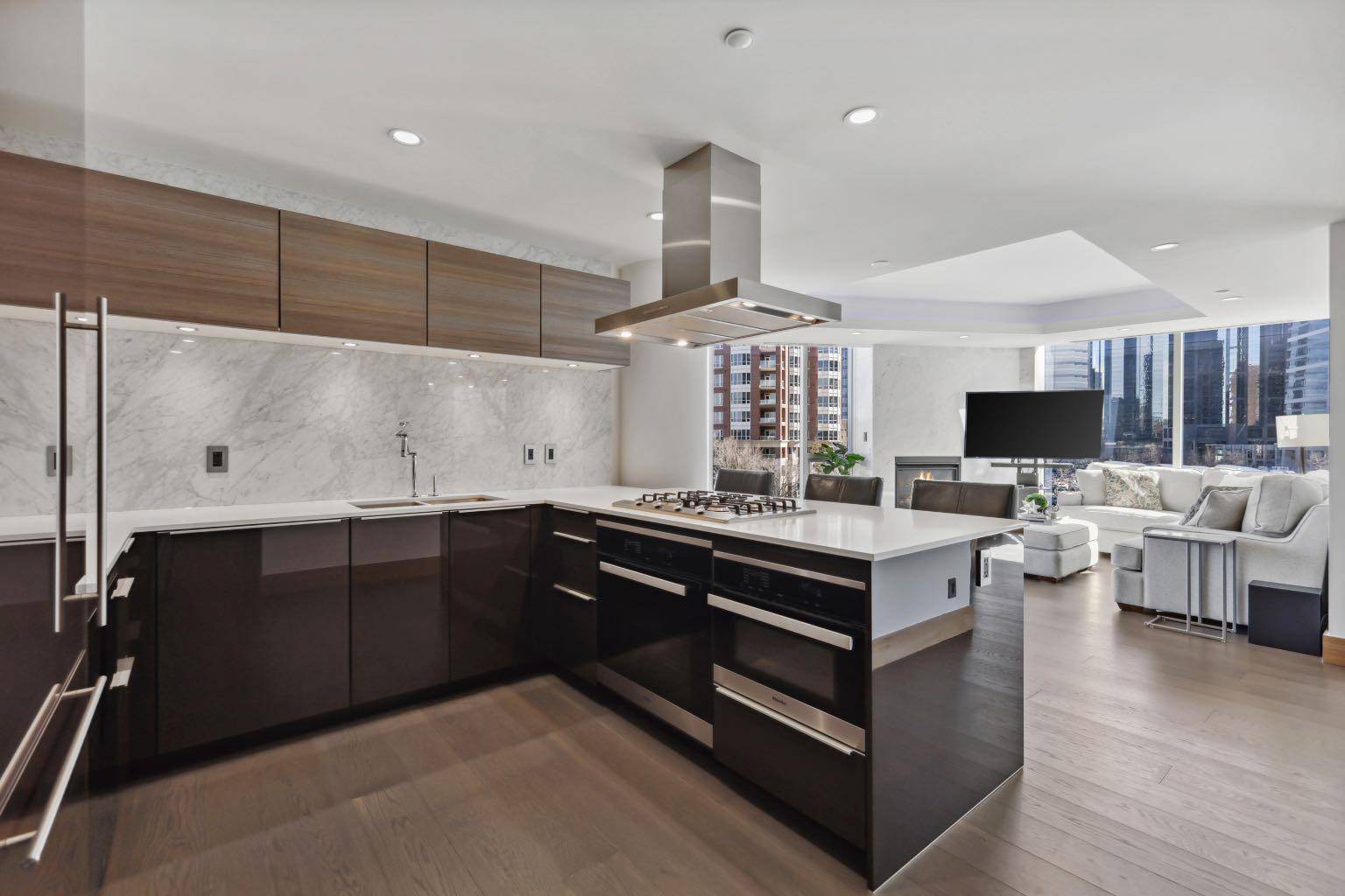 Calgary, AB T2P5G8,738 1 AVE SW #402