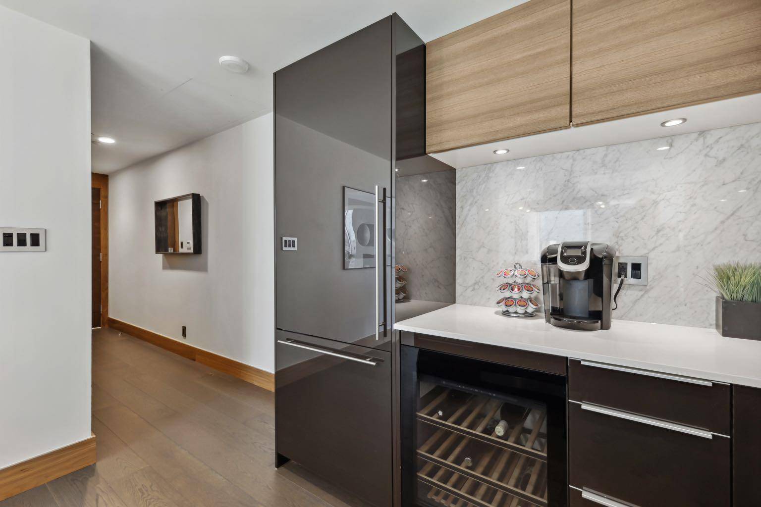 Calgary, AB T2P5G8,738 1 AVE SW #402