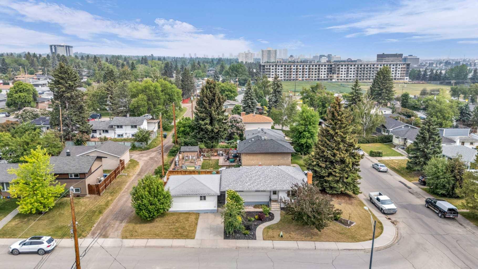 Calgary, AB T2V2K2,96 Kingsland PL SW