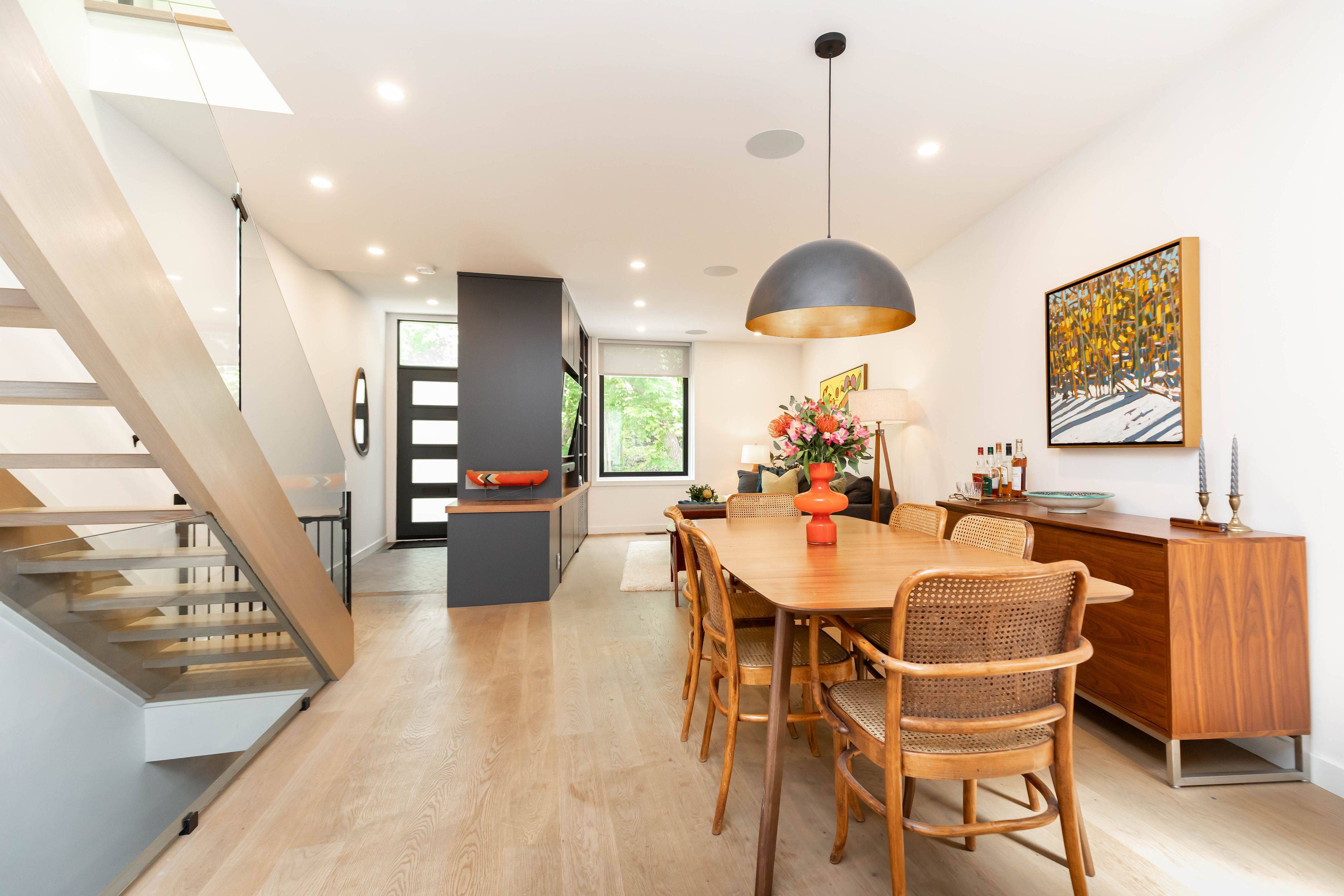 137 Marlborough PL, Toronto C02, ON M5R 3J5