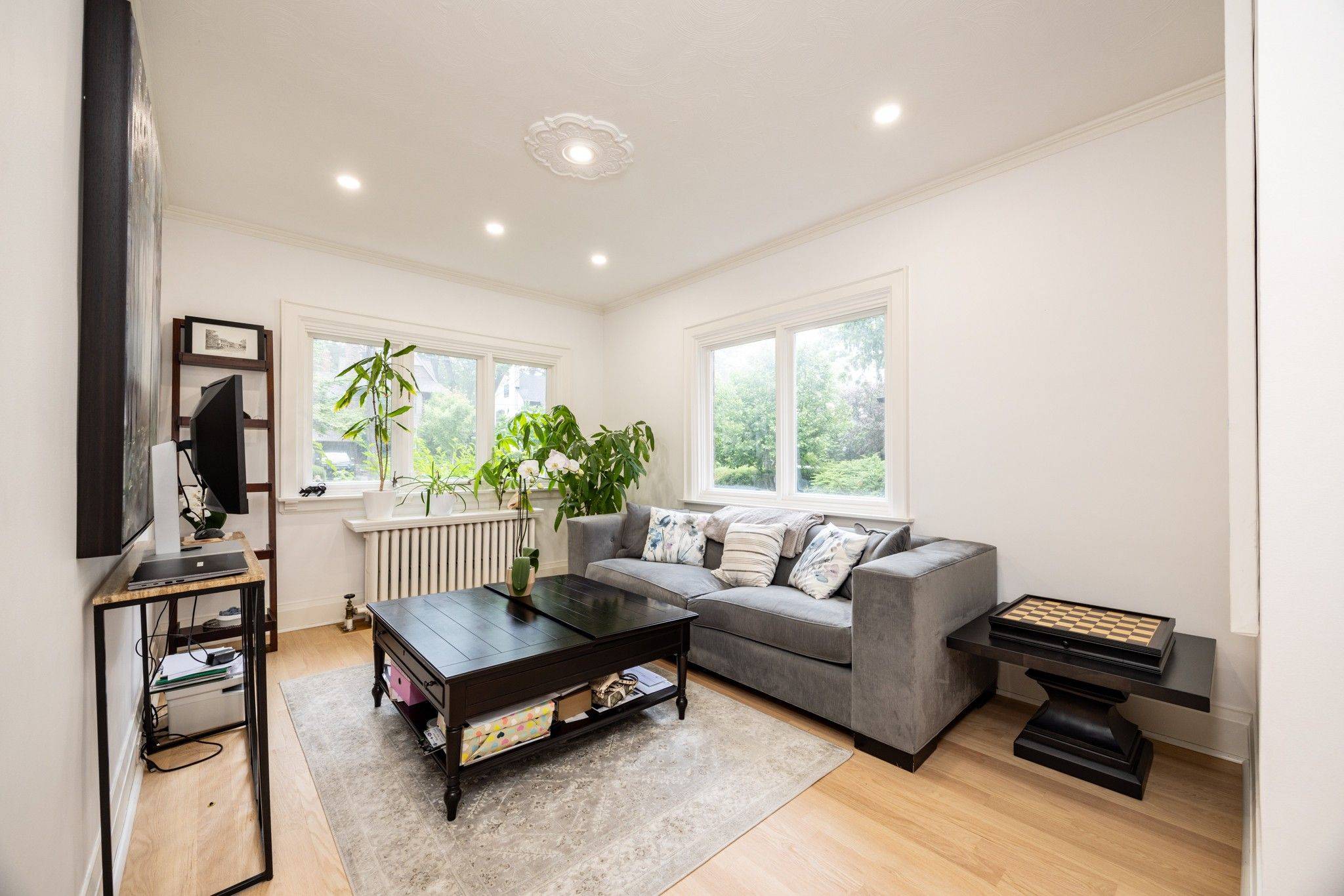 Toronto C09, ON M4T 1K7,173 Glenrose AVE