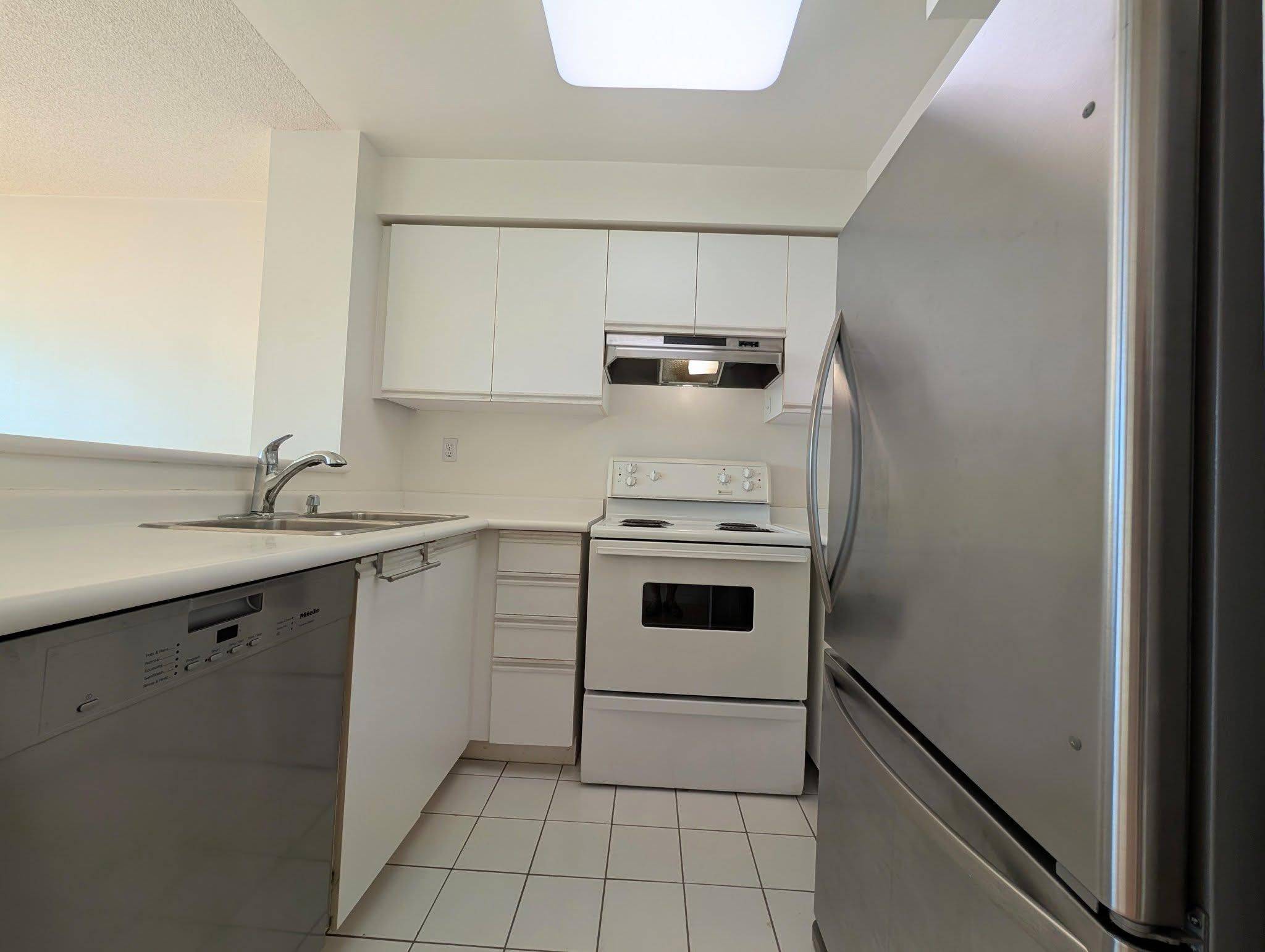 Toronto C02, ON M4W 3S8,942 Yonge ST #1116