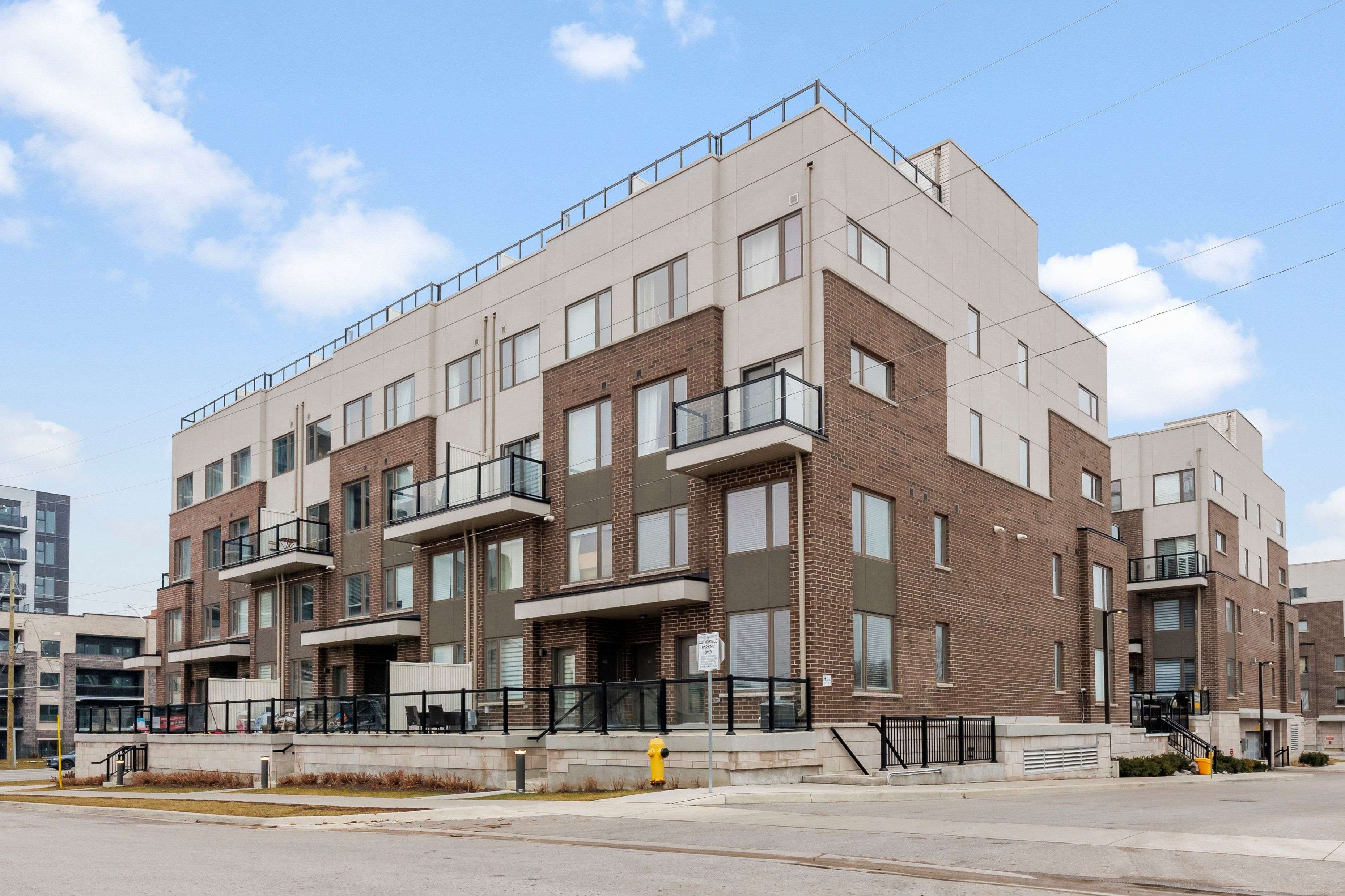 1460 Whites RD #317, Pickering, ON L1V 0E8