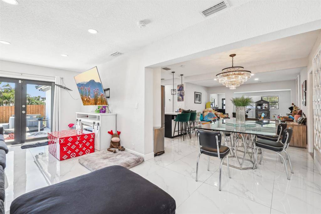 Fort Lauderdale, FL 33312,2030 SW 22nd Ave