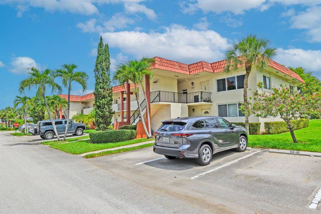 Pembroke Pines, FL 33025,8941 S Hollybrook Blvd #104