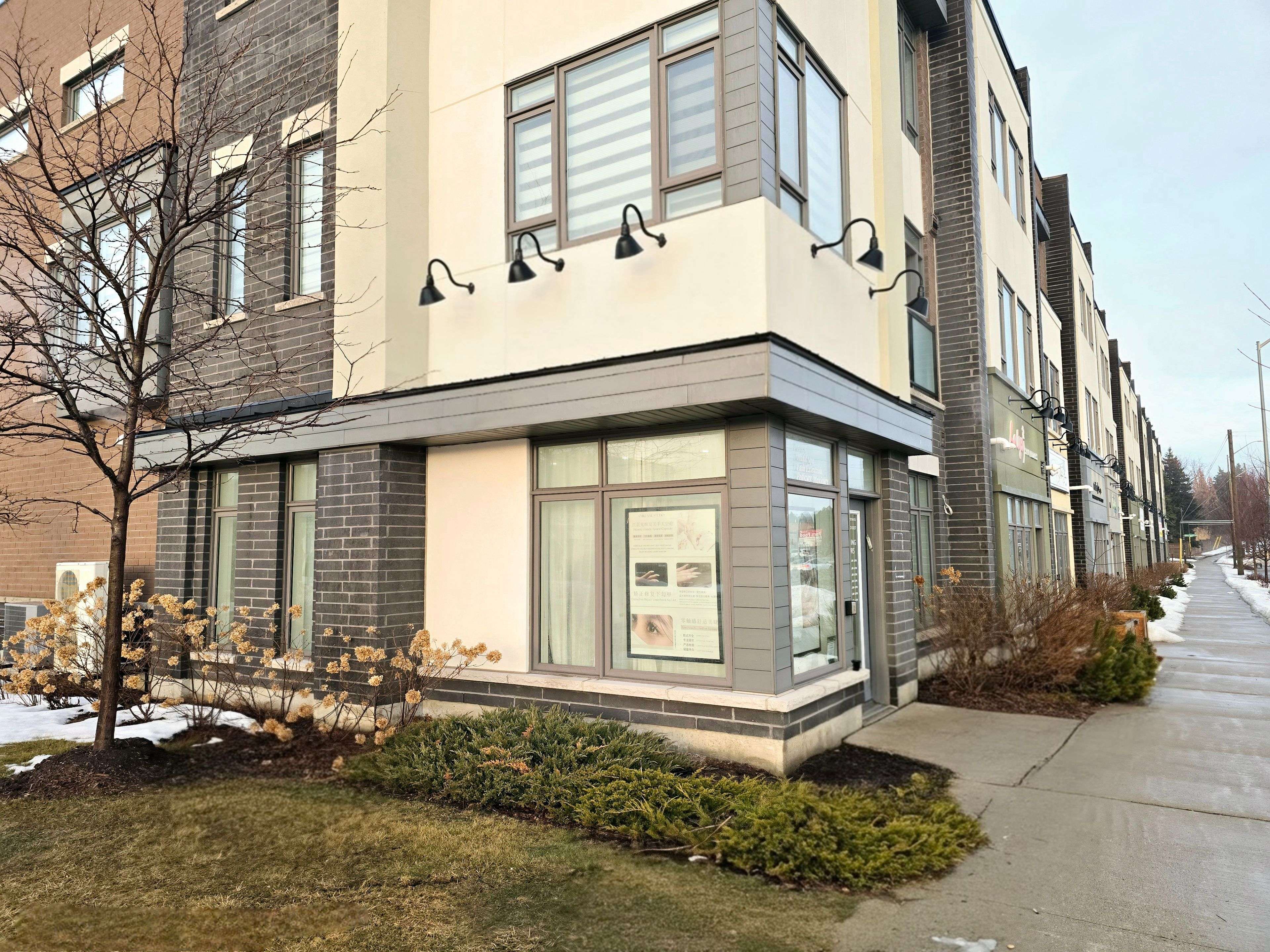 Markham, ON L3T 5W6,352 John ST
