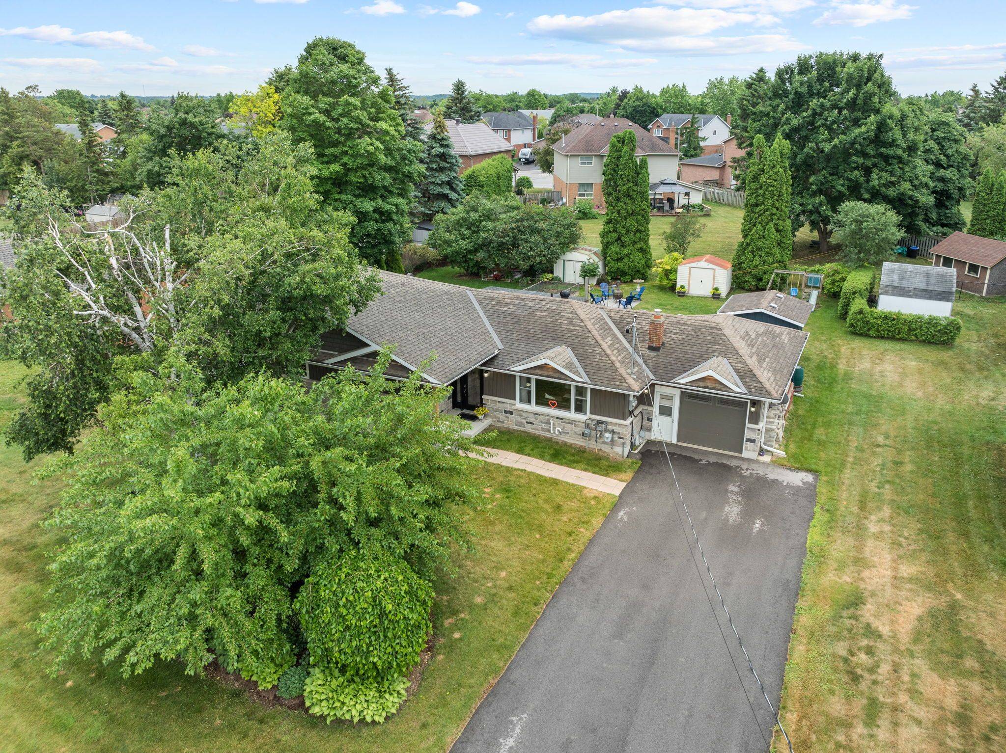111 A Church ST, Georgina, ON L4P 1J4