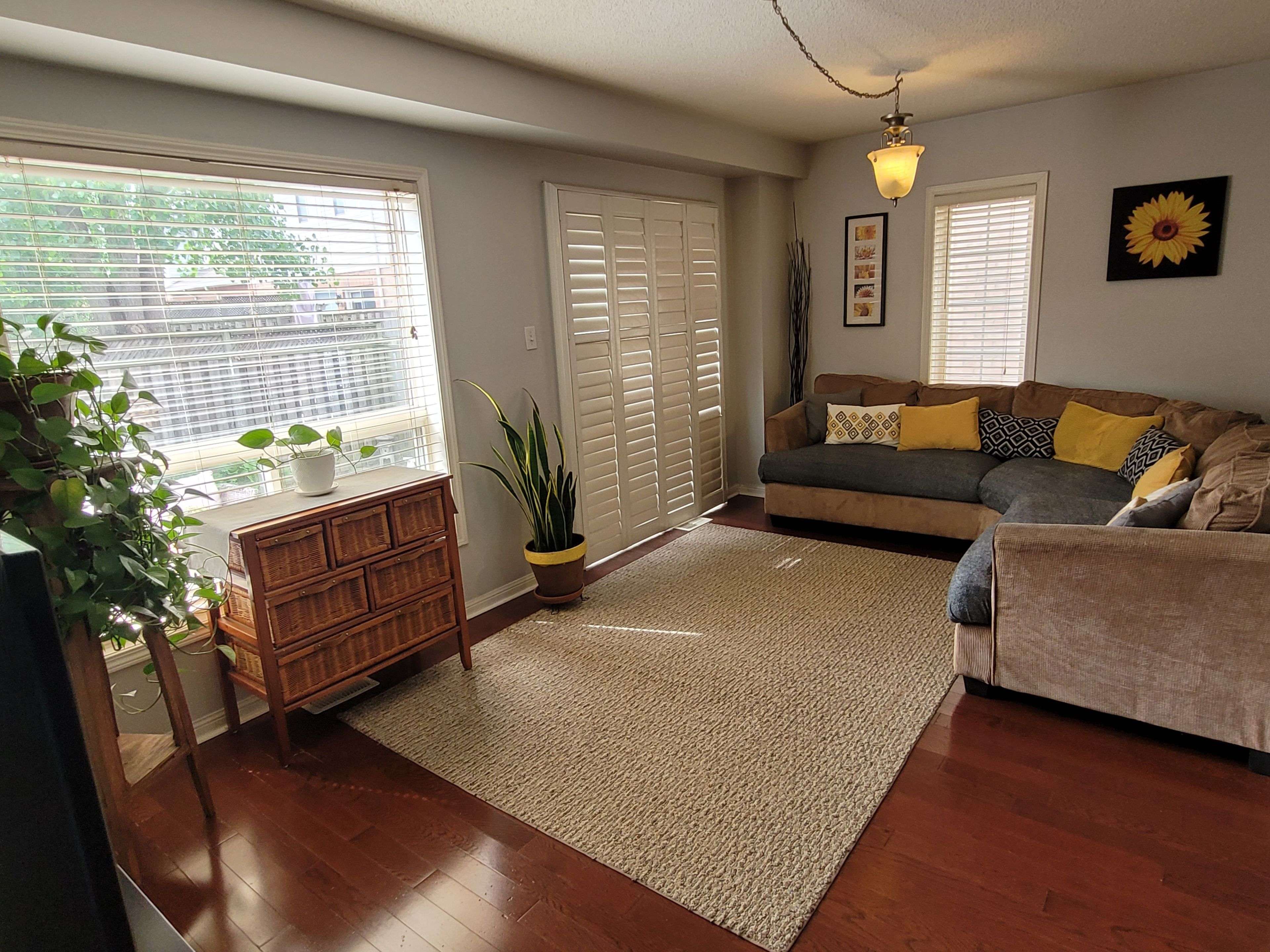 Burlington, ON L7L 7A2,4324 FAIRVIEW ST