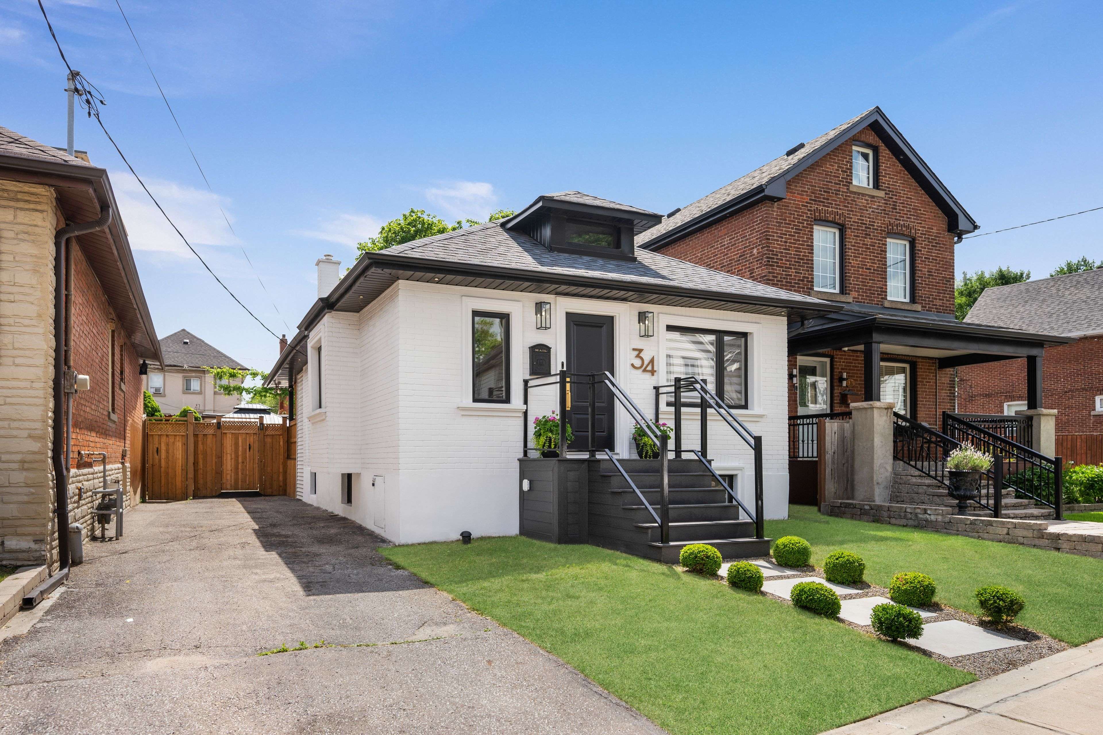 34 Holley AVE, Toronto W04, ON M9N 2C5